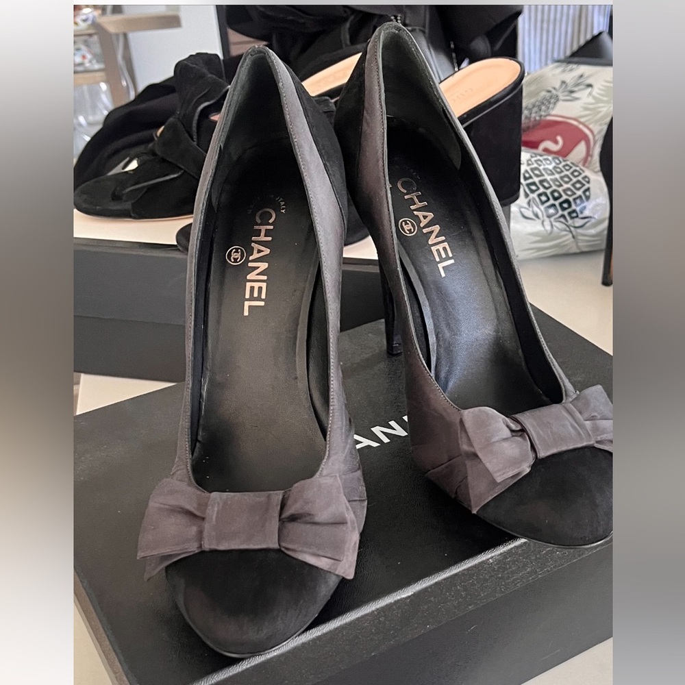 Chanel Pumps